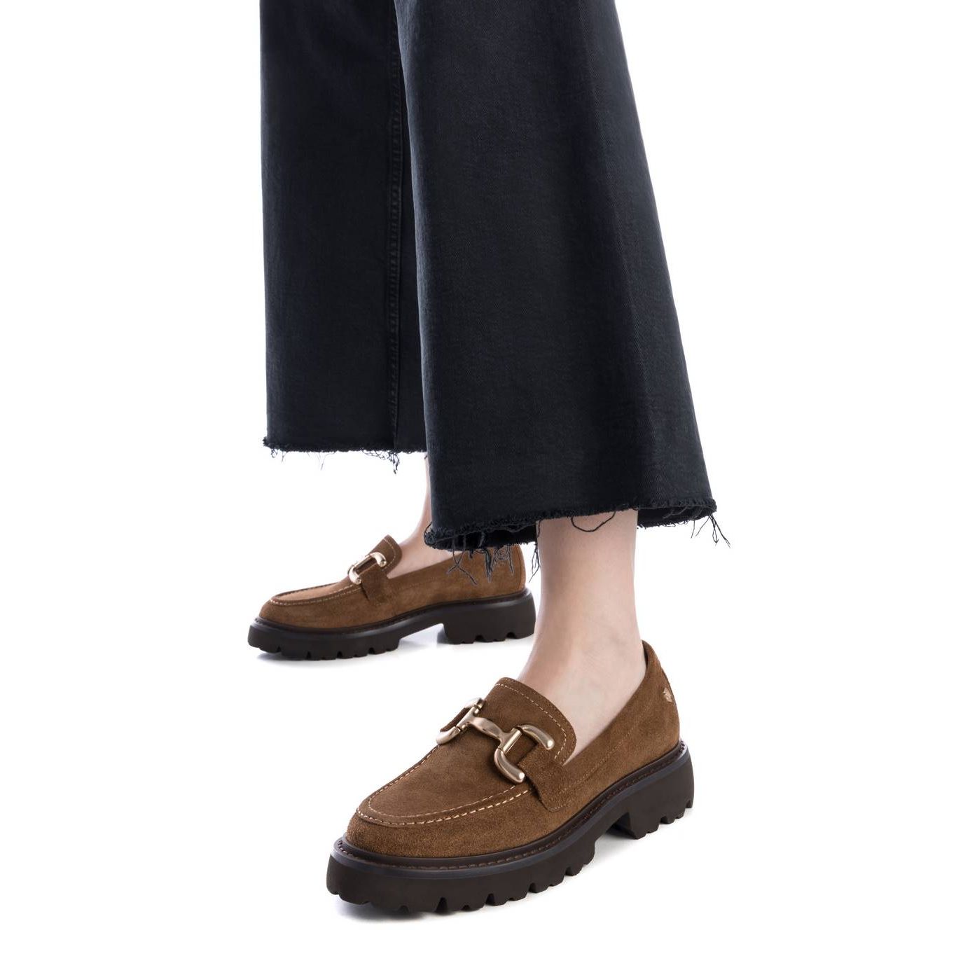 Carmela Womens Shoe 161952 Camel Suede