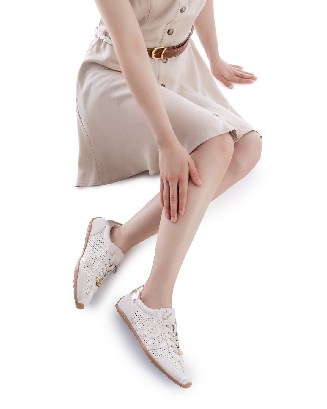 Carmela Womens Trainer 163109 Ice Suede