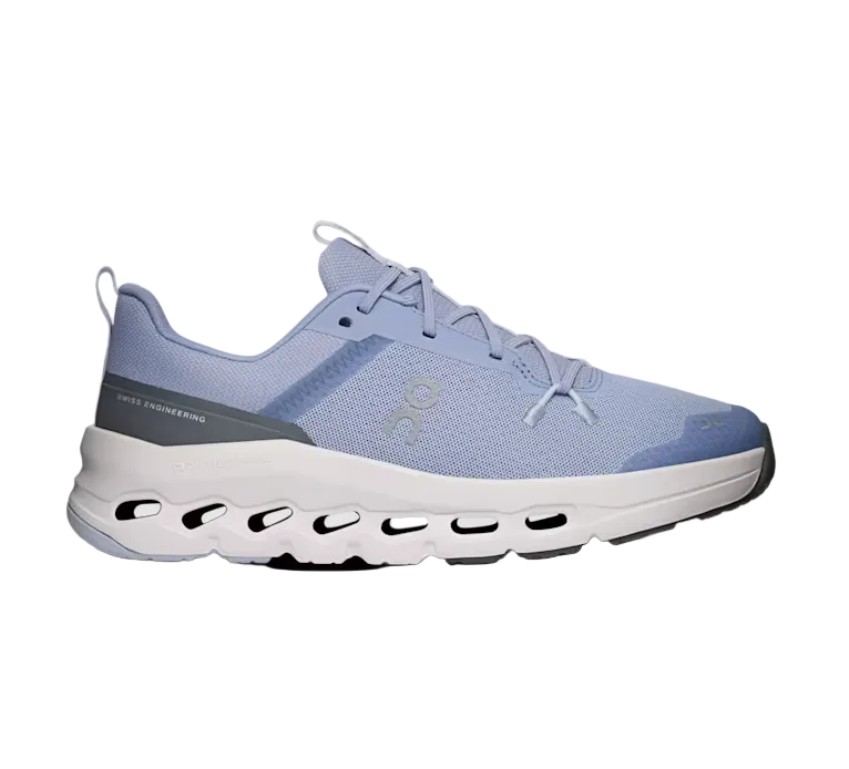 On girls' Cloudleap trainer