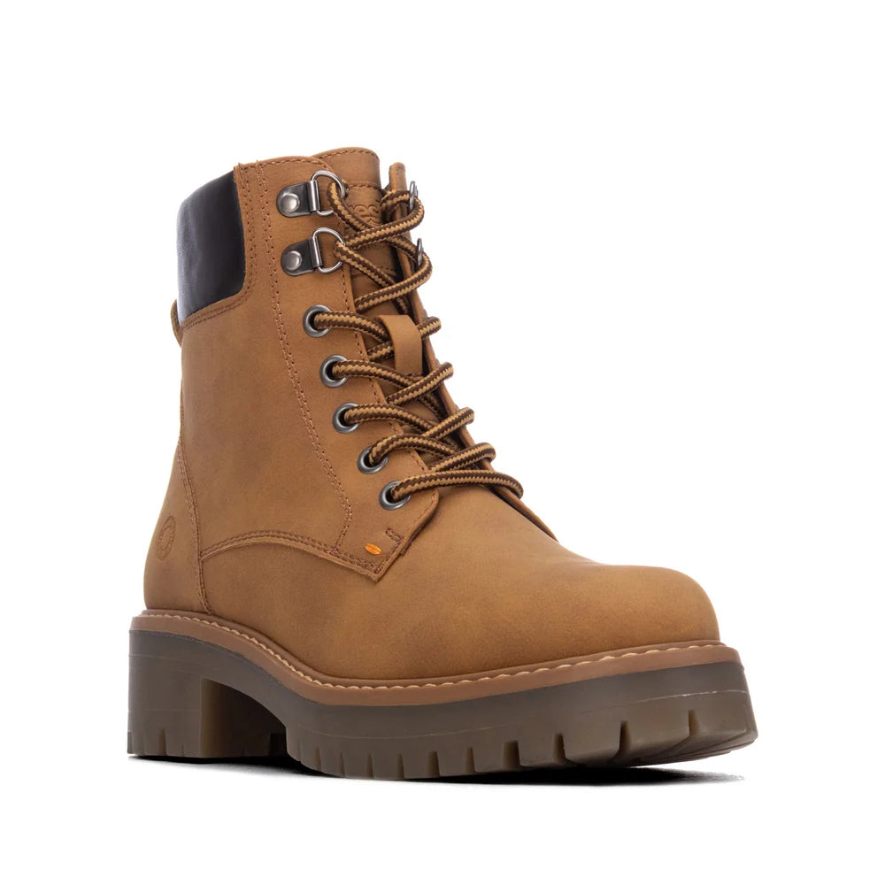 Refresh women's tan lace-up ankle boots