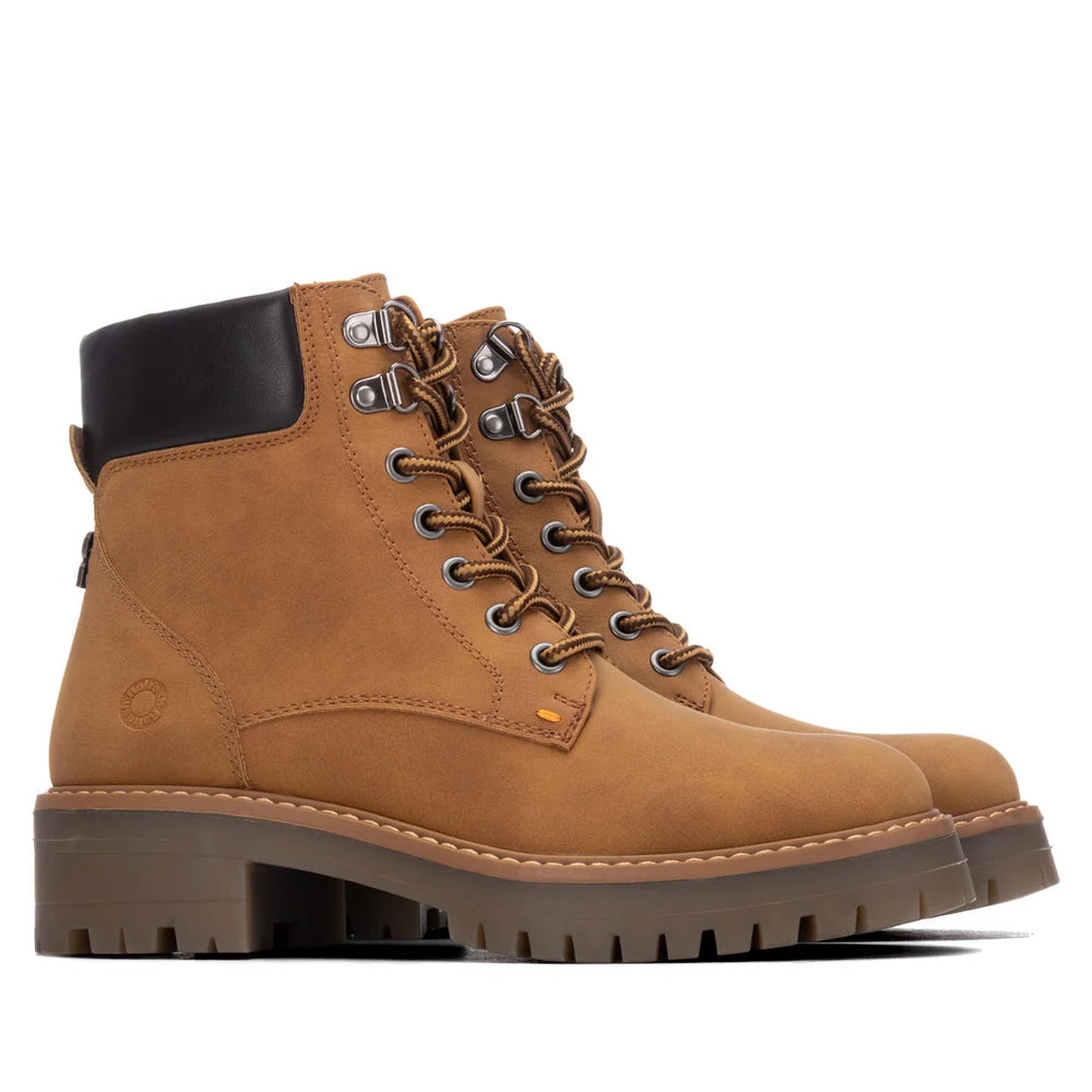 Refresh women's tan lace-up ankle boots