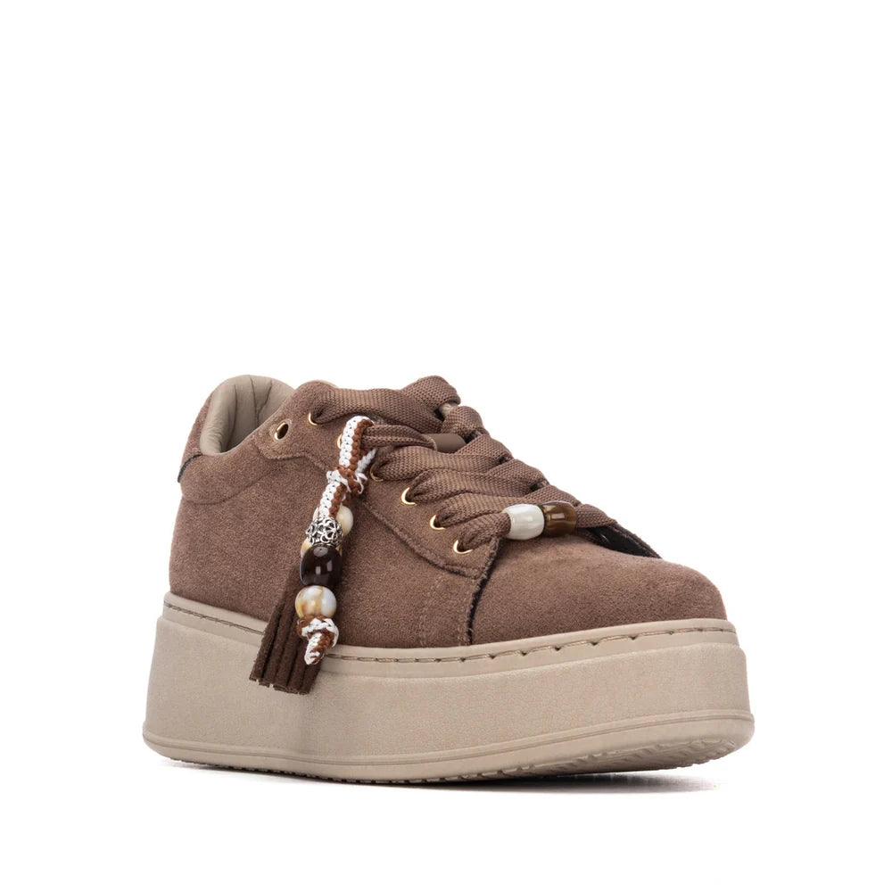Refresh women's brown platform trainer