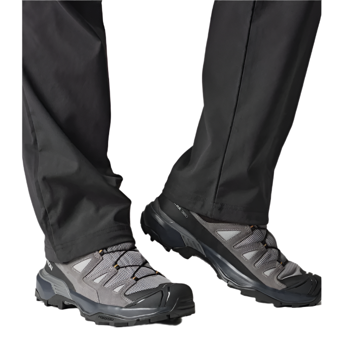 Salomon men's black leather trainer