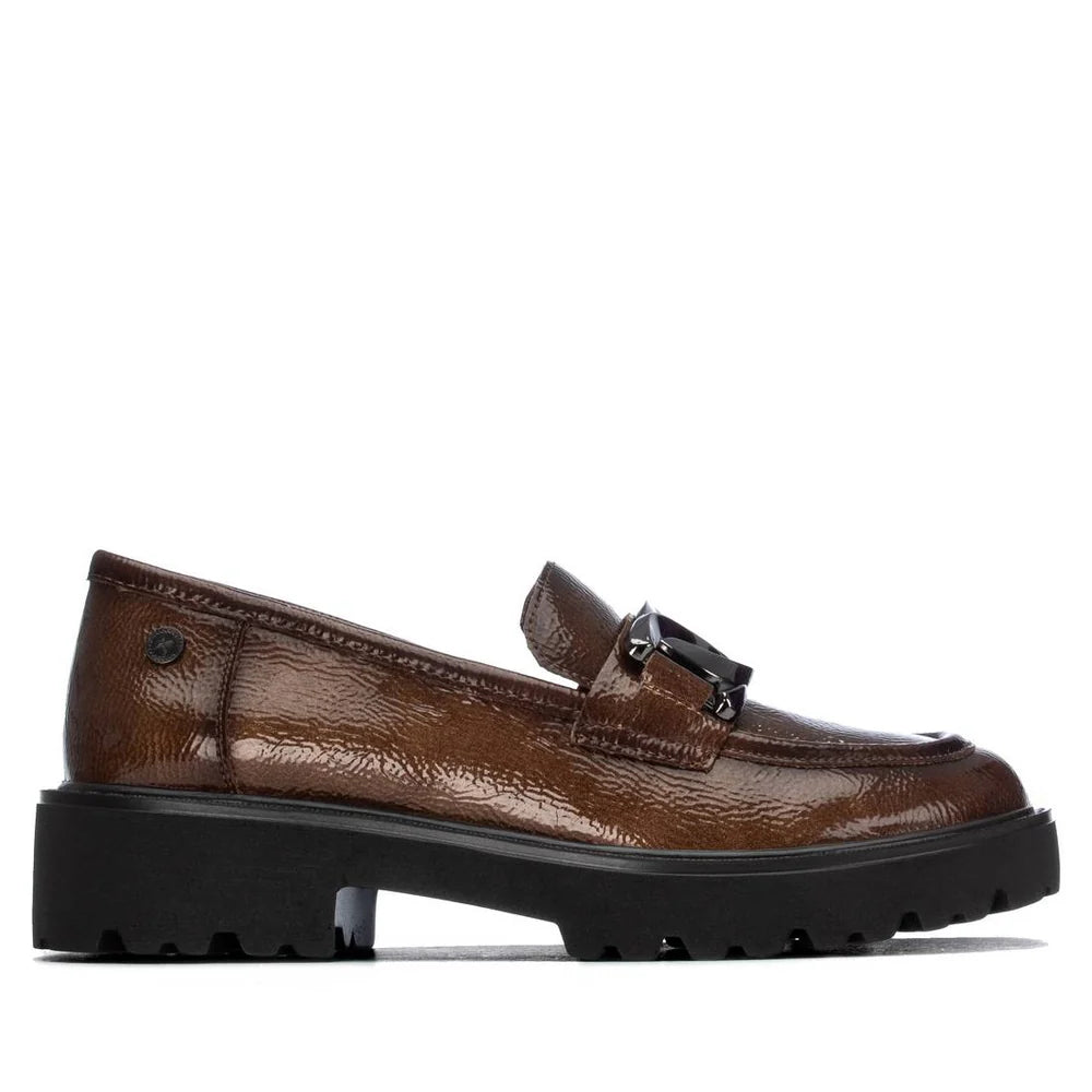 XTI women's taupe chain loafer