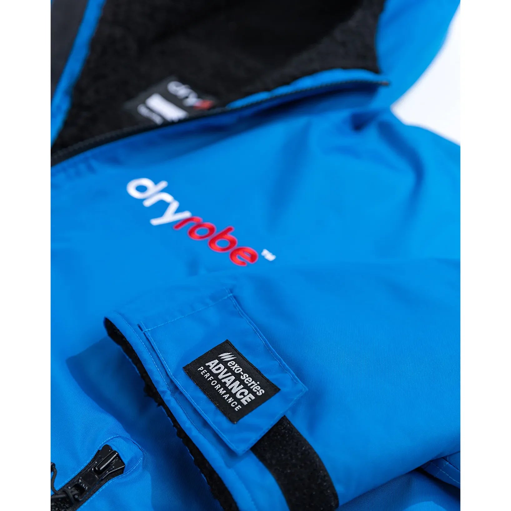 Dryrobe women's black and blue fleece jacket with zip